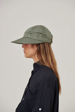 Carregar imagem no visualizador da galeria, Image 02: Uv Line Caps Visor Nice Fem Militar Green Upf50+
