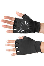 Carregar imagem no visualizador da galeria, Model Front: Uv Line Glove Short Gloves Uni Black Upf50+
