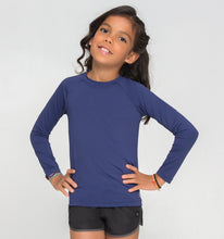 Carregar imagem no visualizador da galeria, Model Front: Uv Line Rash Guard Longsleeve Uvpro Kids Navy Blue Upf50+
