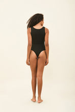 Carregar imagem no visualizador da galeria, Image 07: Uv Line One-Piece Marina Mangara Upf50+
