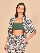 Carregar imagem no visualizador da galeria, Model Front: Uv Line Shirtdress Shirt Copa Fauna Upf50+
