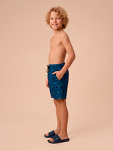 Carregar imagem no visualizador da galeria, Image 03: Uv Line Boy's Swimwear Shorts Acqua Kids Pirates Fun Upf50+
