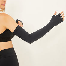 Carregar imagem no visualizador da galeria, Image 06: Uv Line Glove Extra Long Gloves Uni Black Upf50+

