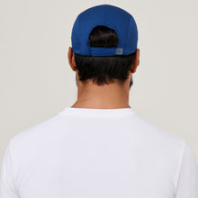 Carregar imagem no visualizador da galeria, Model Back: Uv Line Caps Cap Athletic Dry 2021 Masc Nav Yblue Upf50+
