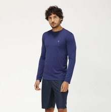 Carregar imagem no visualizador da galeria, Model Front: Uv Line Rash Guard Longsleeve Uvpro Marinho
