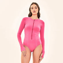 Carregar imagem no visualizador da galeria, Model Front: Uv Line One-Piece Swimsuit Macae Bubble Gum Upf50+
