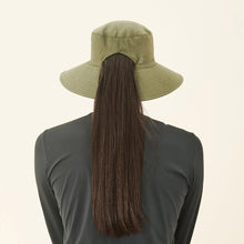 Carregar imagem no visualizador da galeria, Model Back: Uv Line Bucket Hat Hat California Nac Fem Green Militar Upf50+
