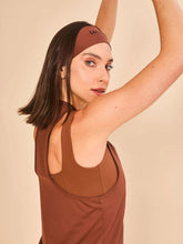 Carregar imagem no visualizador da galeria, Image 04: Uv Line Fitness Top Regata Sport Color Fem Marrom Upf50+
