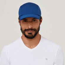 Carregar imagem no visualizador da galeria, Model Front: Uv Line Caps Cap Athletic Dry 2021 Masc Nav Yblue Upf50+
