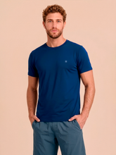 Carregar imagem no visualizador da galeria, Model Front: Uv Line T-Shirt For Men T-Shirt Uvpro Masc Cobalt Upf50+
