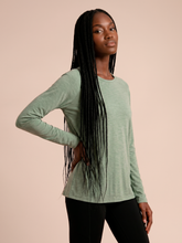 Carregar imagem no visualizador da galeria, Gallery: Uv Line Rash Guard Longsleeve Fem New Fit Mix Grey Upf50+
