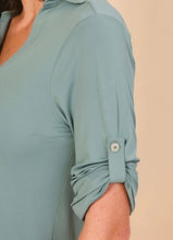 Carregar imagem no visualizador da galeria, Image 04: Uv Line Shirtdress Shirtdress Copenhagen Water Green Upf50+
