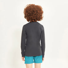 Carregar imagem no visualizador da galeria, Model Back: Uv Line Rash Guard Longsleeve Uvpro Kids Preto Upf50+
