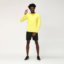 Carregar imagem no visualizador da galeria, Model Front: Uv Line Rash Guard Longsleeve Uvpro Masc Yellow Upf50+
