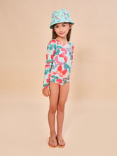 Carregar imagem no visualizador da galeria, Model Front: Uv Line Bucket Hat Napoli Baby Borboletinha Upf50+
