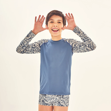 Carregar imagem no visualizador da galeria, Image 04: Uv Line Rash Guard Rash Guard Kids Costela Aco Off White Upf50+
