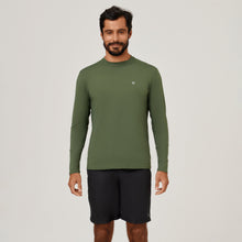 Carregar imagem no visualizador da galeria, Model Front: Uv Line Rash Guard Longsleeve Uvpro Green Militar Upf50+
