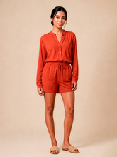 Carregar imagem no visualizador da galeria, Model Front: Uv Line Shirtdress Shirt Bella Pitanga Upf50+

