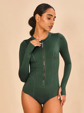 Carregar imagem no visualizador da galeria, Model Front: Uv Line One-Piece Swimsuit Macae Green Cactus Upf50+
