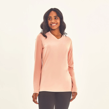 Carregar imagem no visualizador da galeria, Model Front: Uv Line Rash Guard Longsleeve Sport Fit Solar Rose Upf50+
