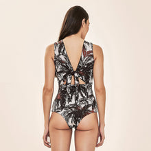 Carregar imagem no visualizador da galeria, Image 10: Uv Line One-Piece Mirela Coqueiros Bege Upf50+
