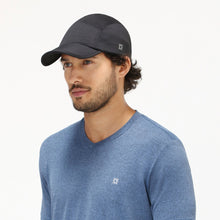 Carregar imagem no visualizador da galeria, Model Front: Uv Line Caps Cap Athletic Dry Preto Upf50+
