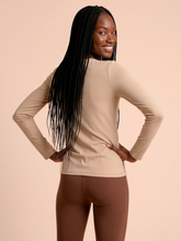Carregar imagem no visualizador da galeria, Image 05: Uv Line Rash Guard Longsleeve Fem New Fit Sand Upf50+
