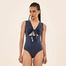Carregar imagem no visualizador da galeria, Image 04: Uv Line One-Piece Mirela Coqueiros Marinho Upf50+
