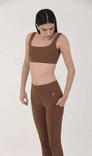 Carregar imagem no visualizador da galeria, Product Front: Uv Line Fitness Bottom Legging Fit Aspen Brown Upf50+
