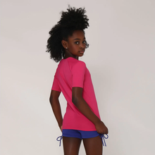 Carregar imagem no visualizador da galeria, Model Back: Uv Line Rash Guard Camiseta Kids Uvpro Mc Pink Upf50+
