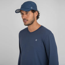 Carregar imagem no visualizador da galeria, Model Front: Uv Line Caps Cap New Fit Marinho Upf50+
