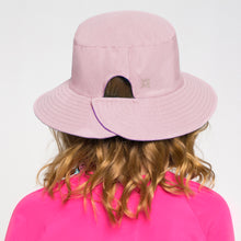 Carregar imagem no visualizador da galeria, Model Back: Uv Line Floppy Hat Chapeu California Inf Rosa Bebe Framboesa Upf50+
