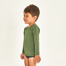 Carregar imagem no visualizador da galeria, Image 02: Uv Line Rash Guard Longsleeve Baby Verde Militar Upf50+
