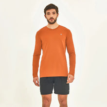 Carregar imagem no visualizador da galeria, Model Front: Uv Line T-Shirt For Men Longsleeve Sport Fit Caramelo
