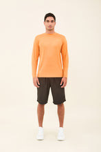 Carregar imagem no visualizador da galeria, Model Front: Uv Line Rash Guard Longsleeve Uvpro Laranja Upf50+
