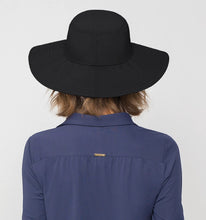 Carregar imagem no visualizador da galeria, Model Back: Uv Line Floppy Hat Lyon Preto

