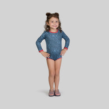 Carregar imagem no visualizador da galeria, Model Front: Uv Line Baby Swimwear Macaquinho Baby Listras Upf50+
