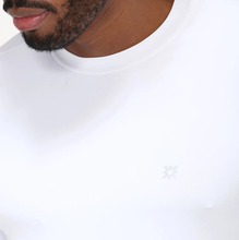 Carregar imagem no visualizador da galeria, Image 03: Uv Line Rash Guard Men Fpu50+ Uvpro Long Sleeve T-Shirt White Uv
