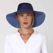 Carregar imagem no visualizador da galeria, Model Front: Uv Line Floppy Hat San Diego Marinho Oceano Upf50+
