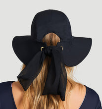 Carregar imagem no visualizador da galeria, Model Back: Uv Line Floppy Hat San Remo Preto
