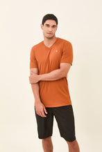 Carregar imagem no visualizador da galeria, Gallery: Uv Line T-Shirt For Men T-Shirt Sport Fit Caramelo Upf50+
